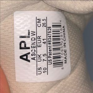 APL Shoes - APL Beige sneaker - NWOT Reposh worn once 👟👟 APL Shoes - APL Beige sneaker - NWOT Reposh worn once 👟👟